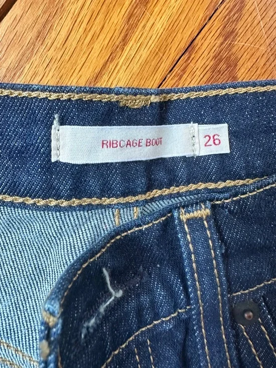 Levis Premium Ribcage Boot, High Key Size 26, 33 in inseam - Picture 5 of 9